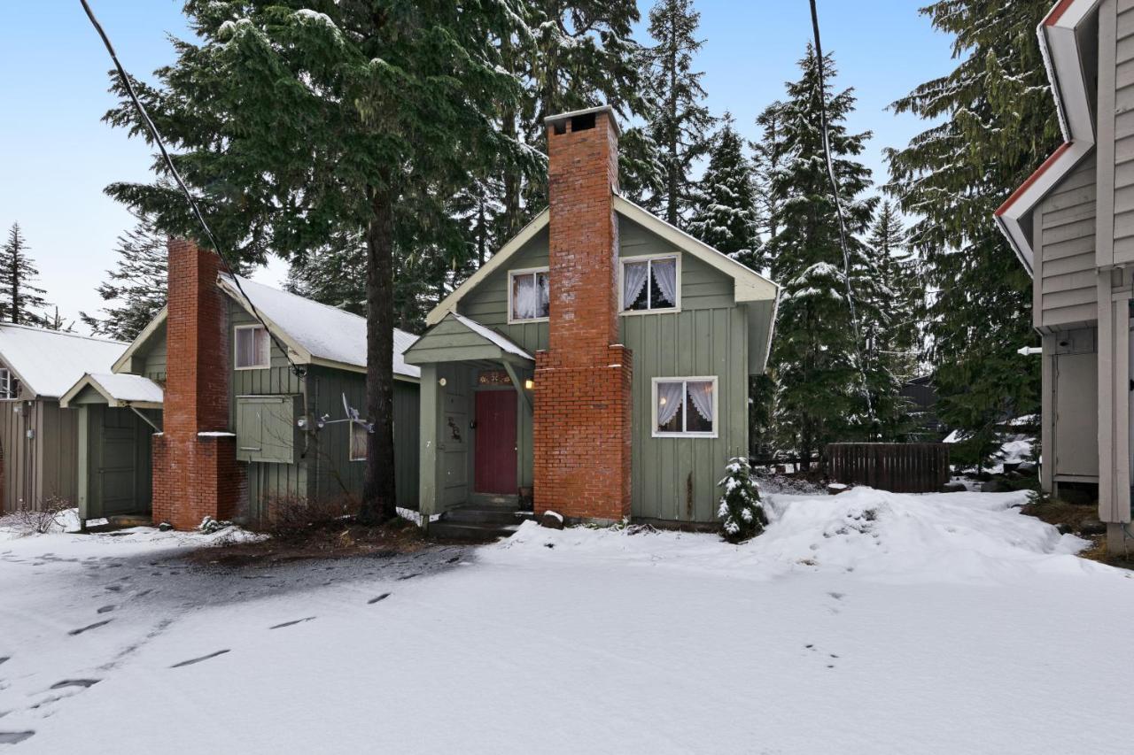 Cozy Cabin In Government Camp Exterior photo